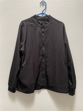 Wink Scrub Jacket Black Zip-Front Bomber Jacket